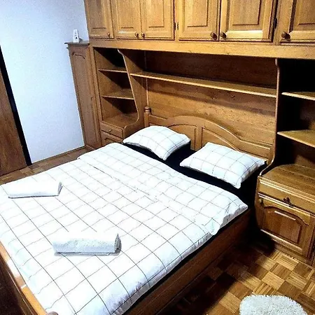 Stan Na Dan Centar 2 * Teslic